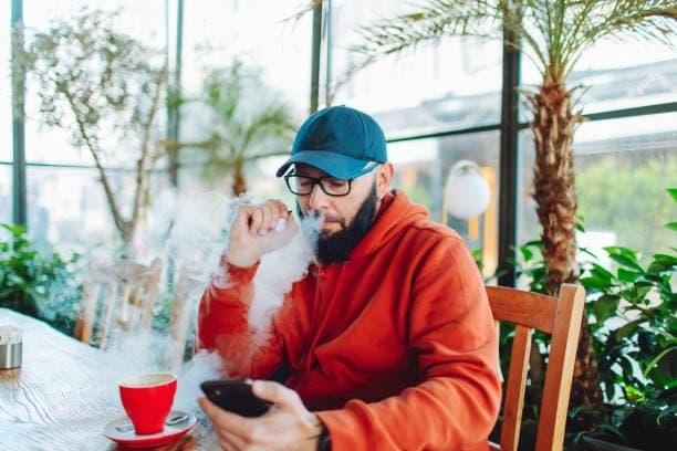 Elektronická cigareta diskuze 2025 – zkušenosti, recenze a praktické tipy pro začátečníky i pokročilé