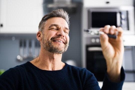 Nejlepší nabíječka elektronické cigarety - recenze a tipy na bezpečné rychlé nabíjení