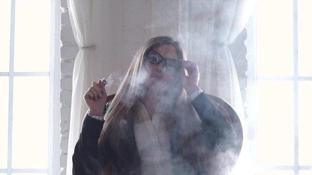 Aktuální test e cigaret 2025 – nezávislé recenze, porovnání životnosti baterie a tipy pro bezpečné používání