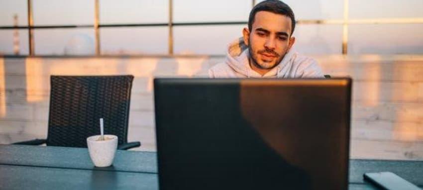 Kompletní průvodce elektronické cigarety praha s recenzemi obchodů, nejvýhodnějšími nabídkami a praktickými tipy