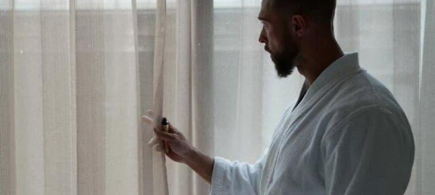 jaký je rodíl mezi cigaretou a elektronickou cigaretou a jaké jsou reálné dopady na zdraví, náklady a společenské vnímání