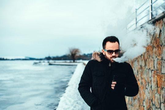 Průvodce e cigarety tábor 2025 - kde koupit, recenze obchodů a praktické tipy