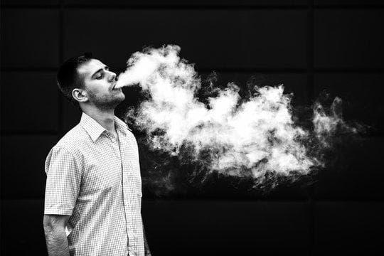 e cigareta vs klasická – kompletní srovnání zdravotních rizik, nákladů a zkušeností uživatelů