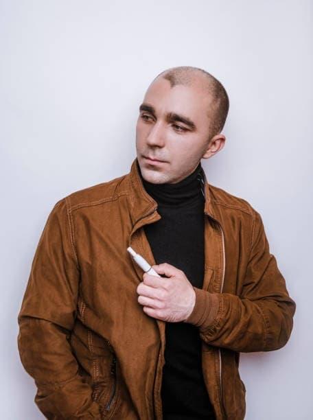 elektronická cigareta jednorázová 2025 průvodce jak vybrat, kde koupit a srovnání značek